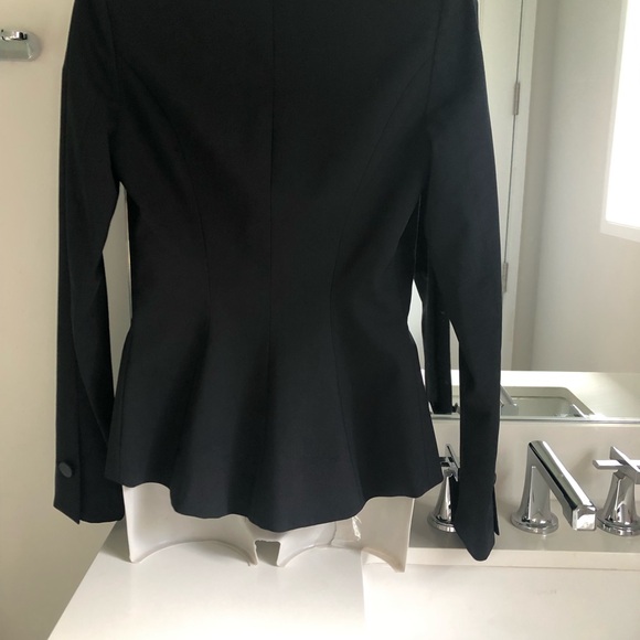 Structured Black Single-Button Tailored Blazer. Size 0 - Picture 9 of 14